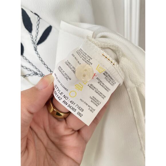 Allison Daley Blouse 16 White Black Embroidered Floral Top Minimalist Classic - Picture 6 of 9